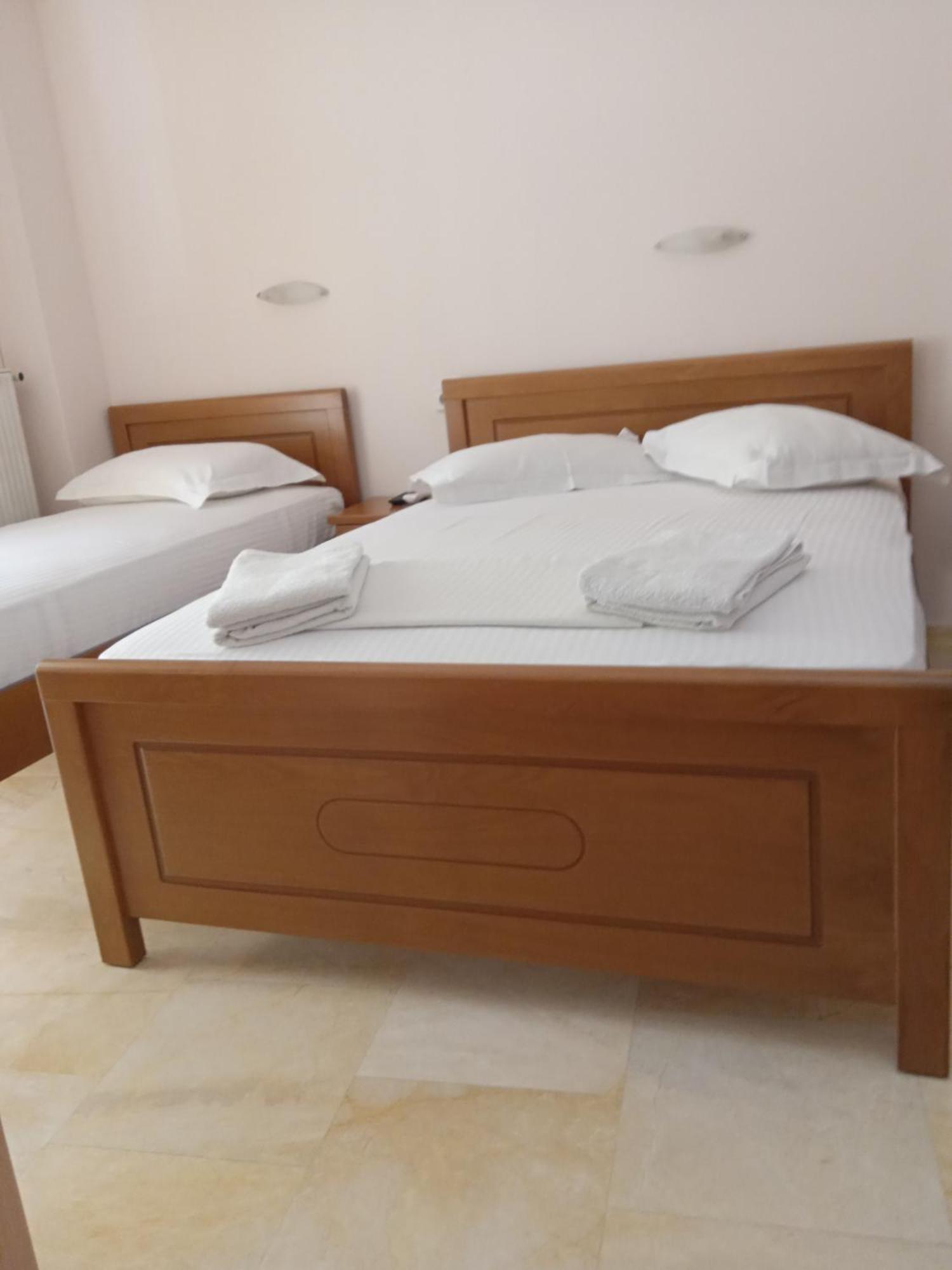 Dimitra Pentaliou Rooms Kamena Vourla Exterior foto