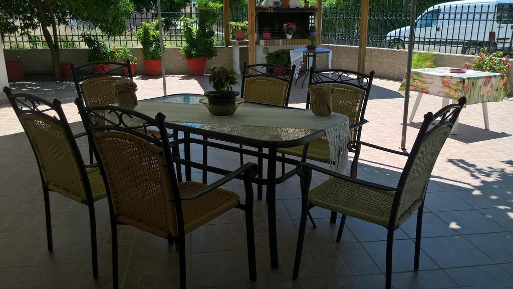 Dimitra Pentaliou Rooms Kamena Vourla Exterior foto